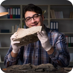 lone-worker-protects-security-services